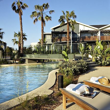 Pullman Magenta Shores Resort Entrance Exterior foto The resort's pool