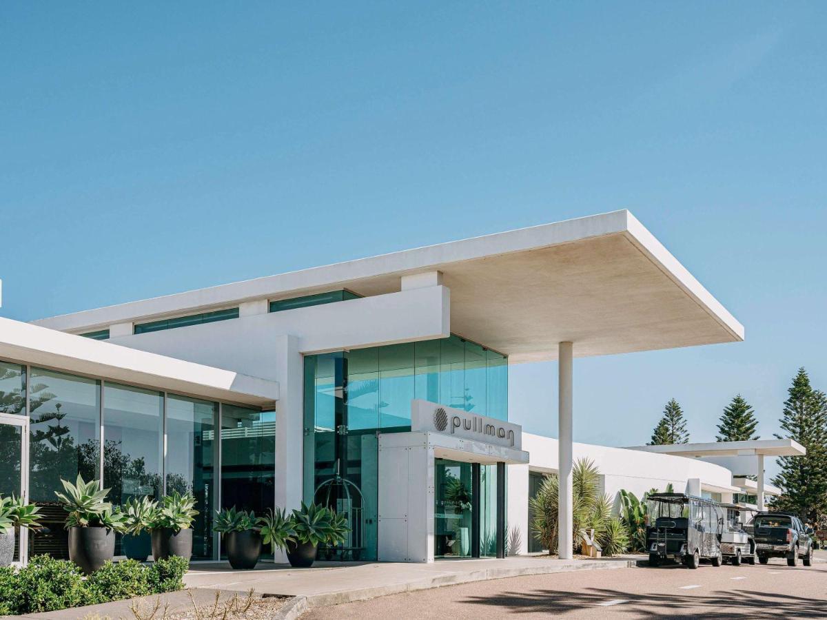 Pullman Magenta Shores Resort Entrance Exterior foto The clubhouse at the Royal Perth Golf Club