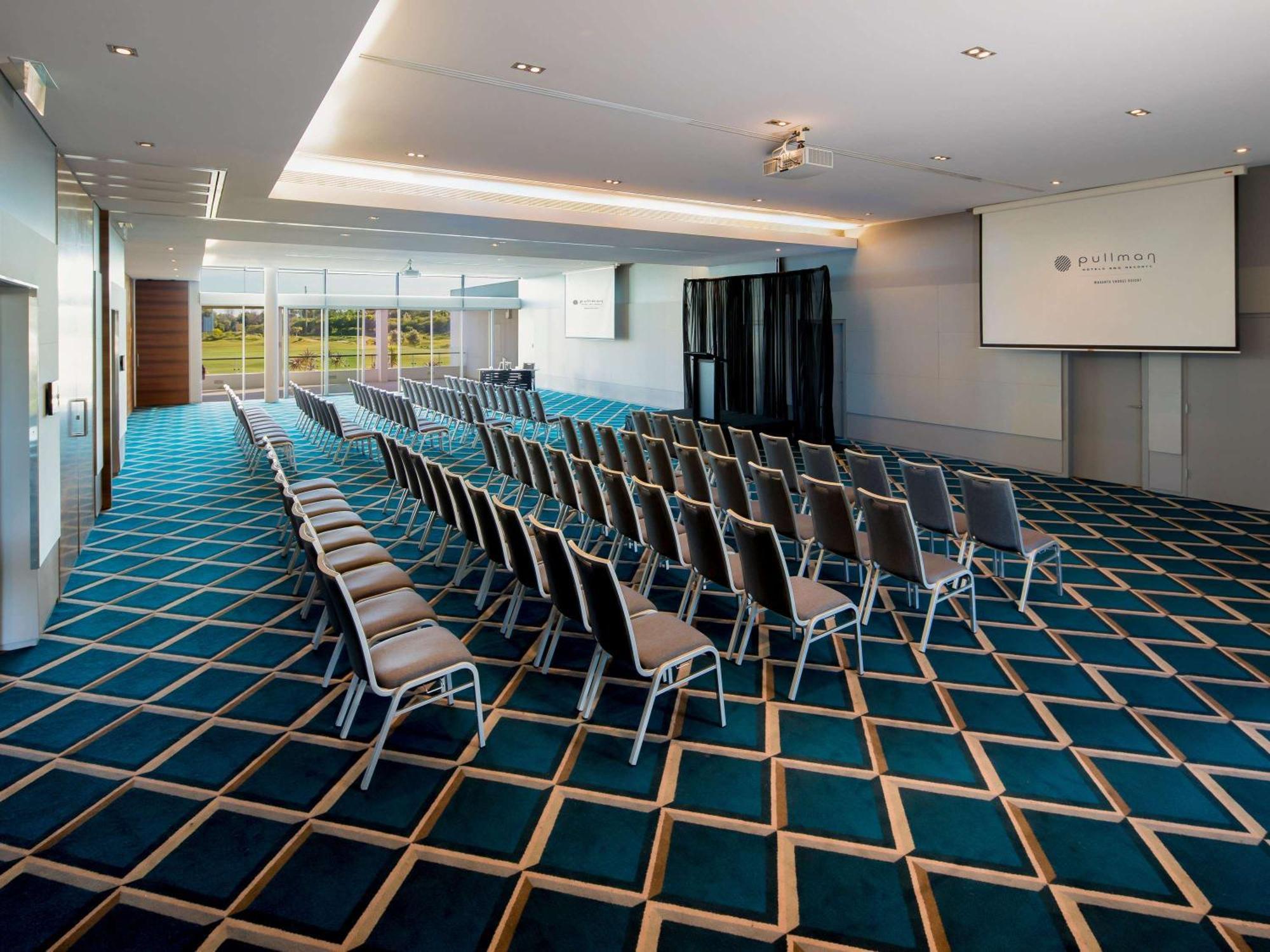Pullman Magenta Shores Resort Entrance Exterior foto The Auditorium